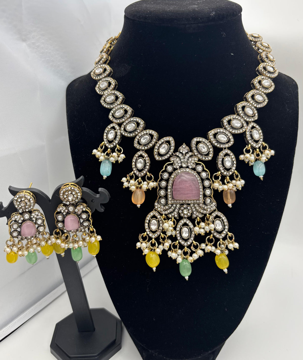 Elegant Antique Gold Statement Necklace Set with Multicolor Stone Accents