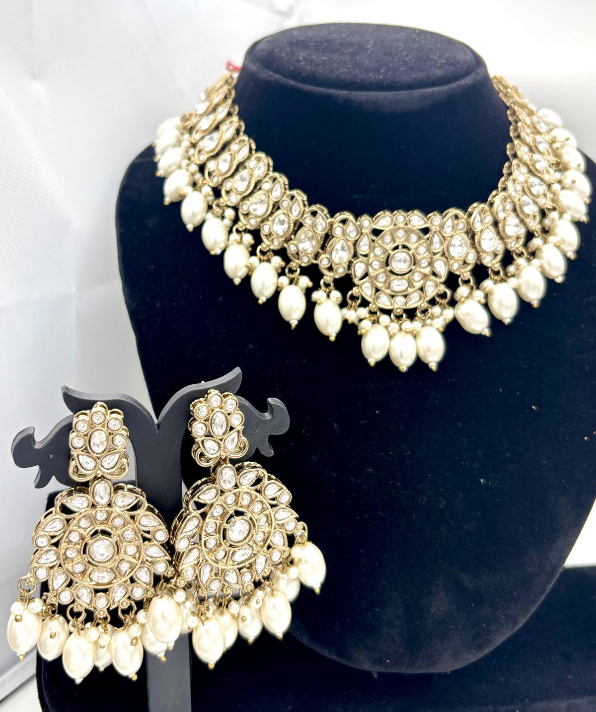 Antique Gold Kundan Choker Set with Pearl Drops