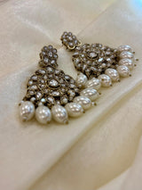 Antique Gold Kundan Choker Set with Pearl Drops