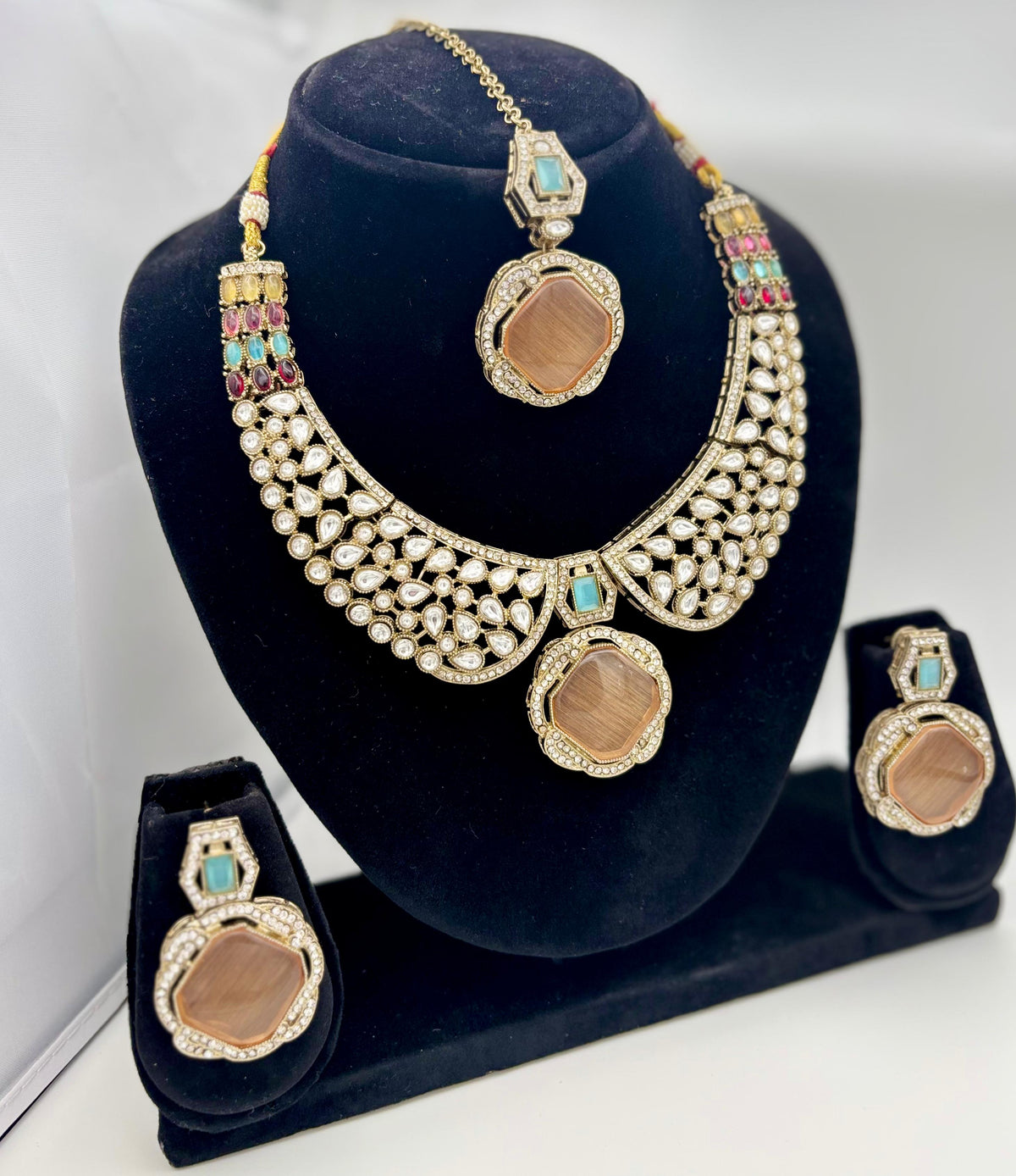 Elegant Antique Gold Statement Necklace Set with Multicolor Stone Accents
