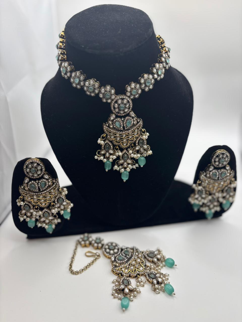 Mint Pearl Antique Necklace Set