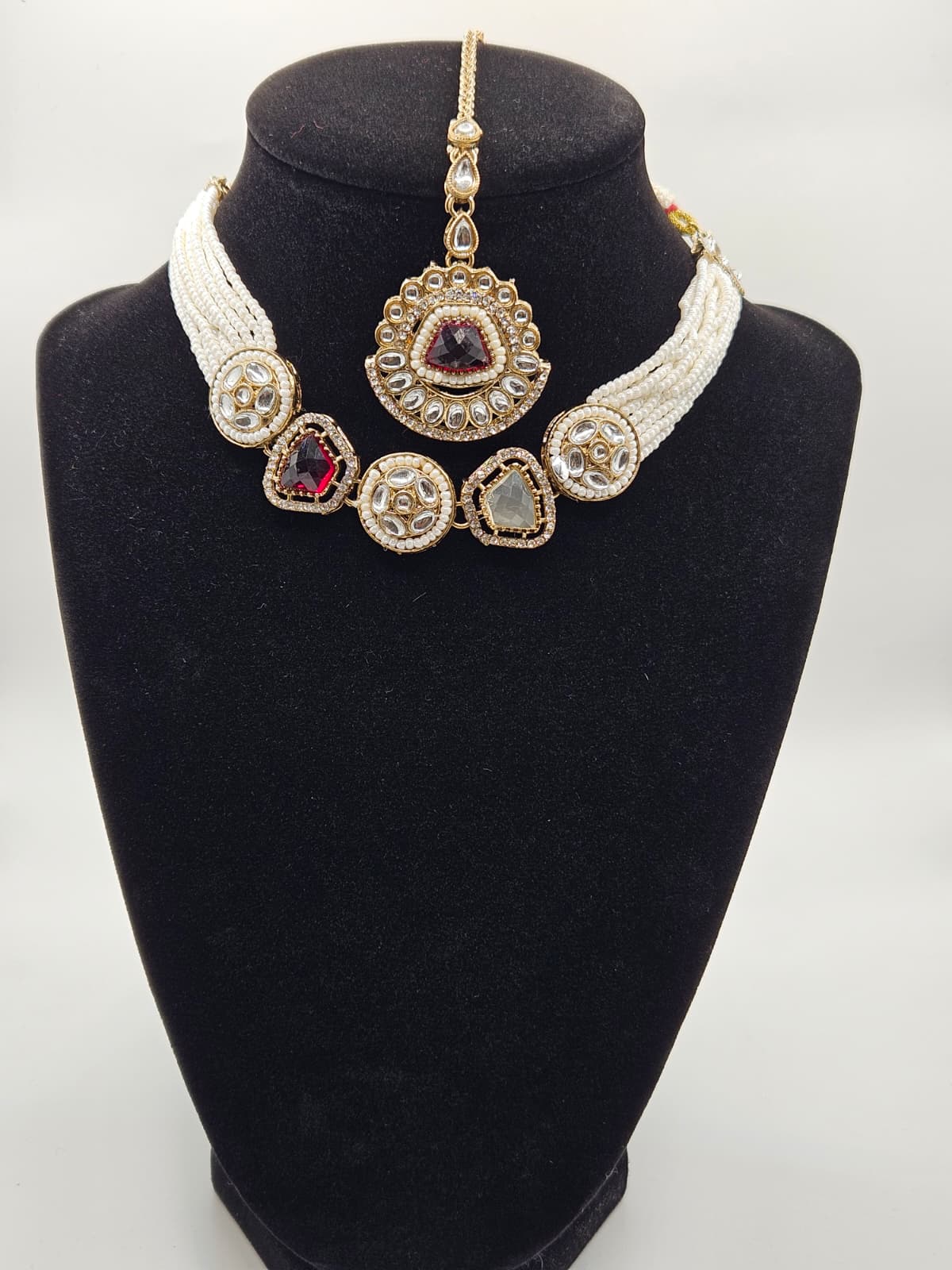 Maroon Kundan Necklace Set with Maang Tikka
