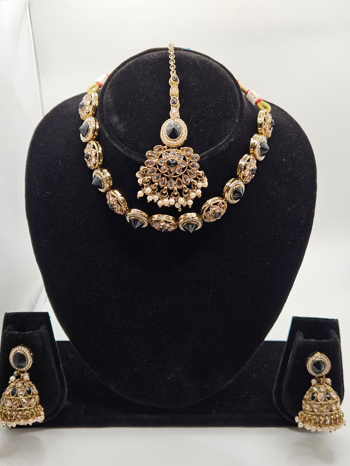 Black Kundan Necklace Set with Earrings & Maang Tikka