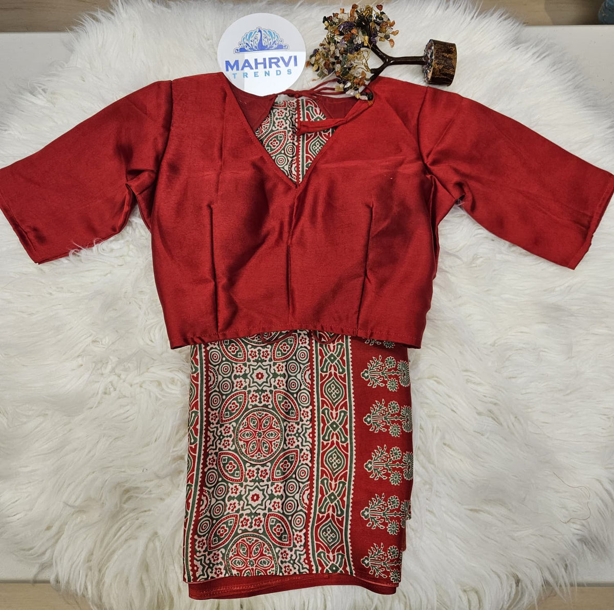 Maroon Silk Designer Blouse with Traditional Printed Saree – Classic Ethnic Saree Set