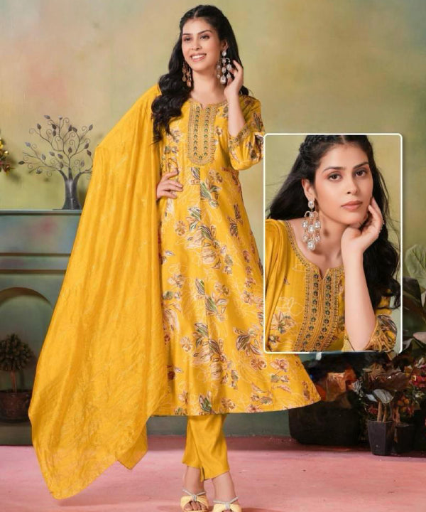 Elegant Floral Embroidered Kurti Set