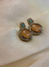 Elegant Antique Gold Statement Necklace Set with Multicolor Stone Accents